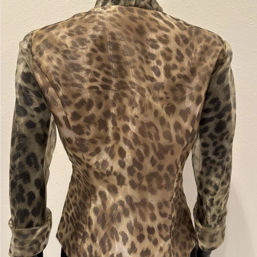 Patra Metallic Gold Animal Print blouse size 8 NWT - Picture 8 of 10
